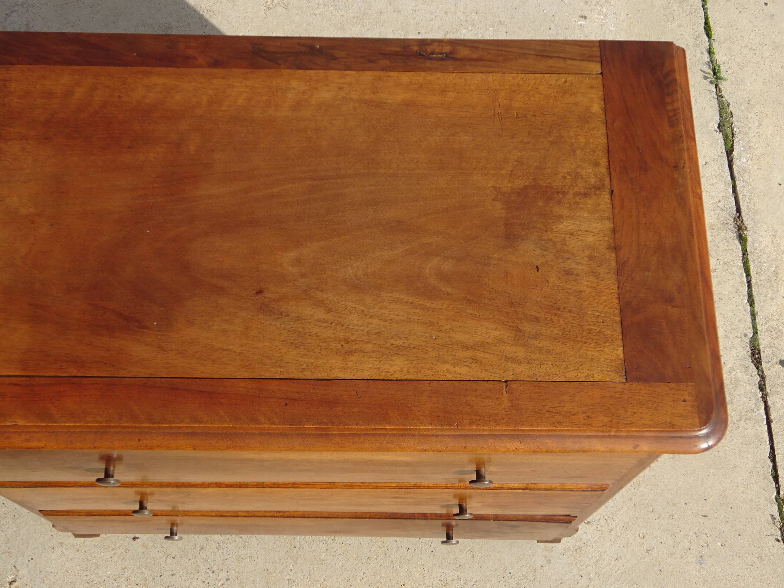 Simple walnut chest of drawers