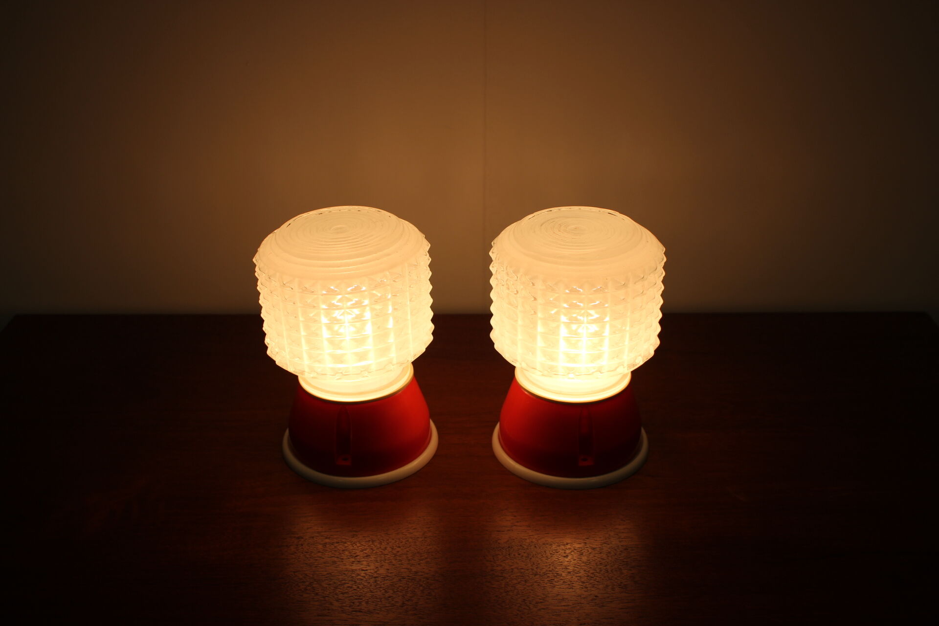 Pair of small table lamps, 1980