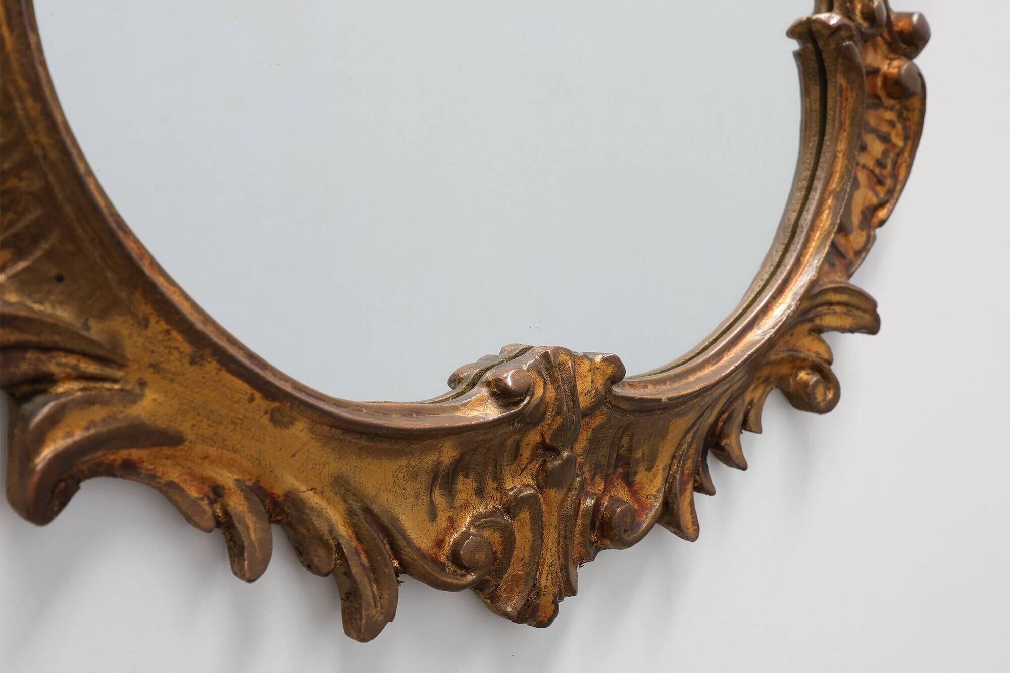 Florentine Style Giltwood Mirror with Acanthus Crest, Italy, 20th Century