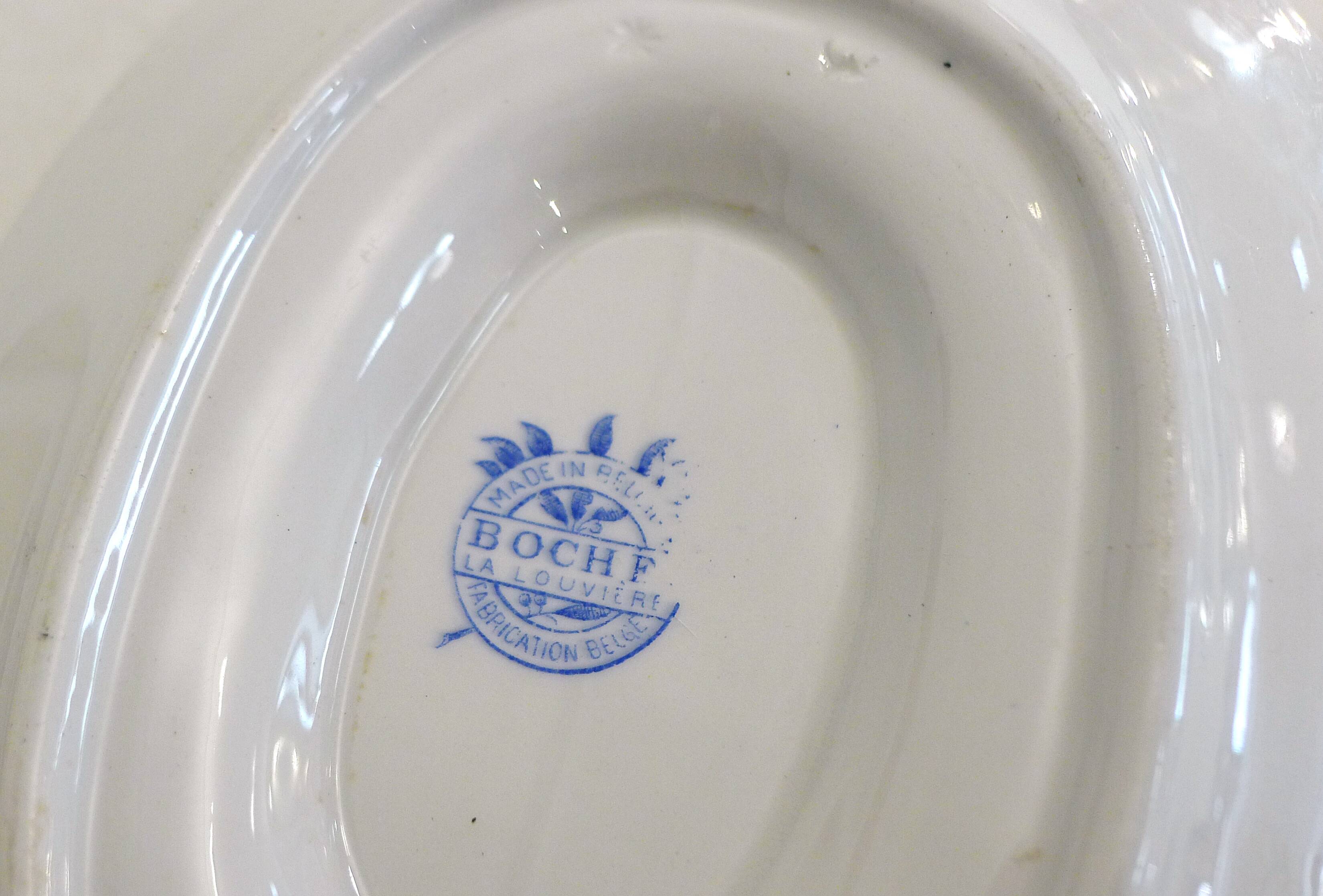 Saucière Art Déco, décor stylisé coloré, faïence Boch la Louvière