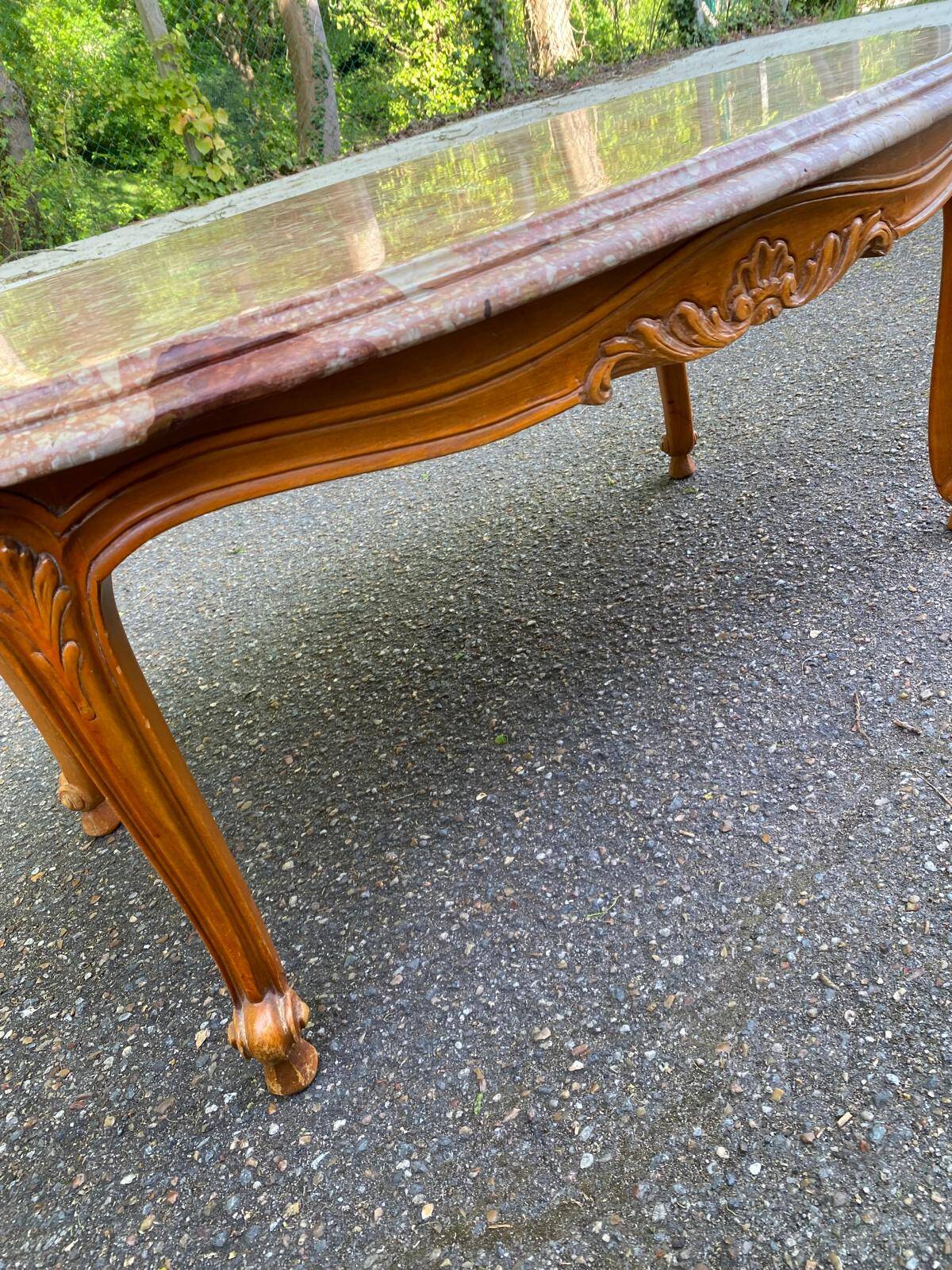 Vintage Louis XV coffee table in solid wood and pink marble.