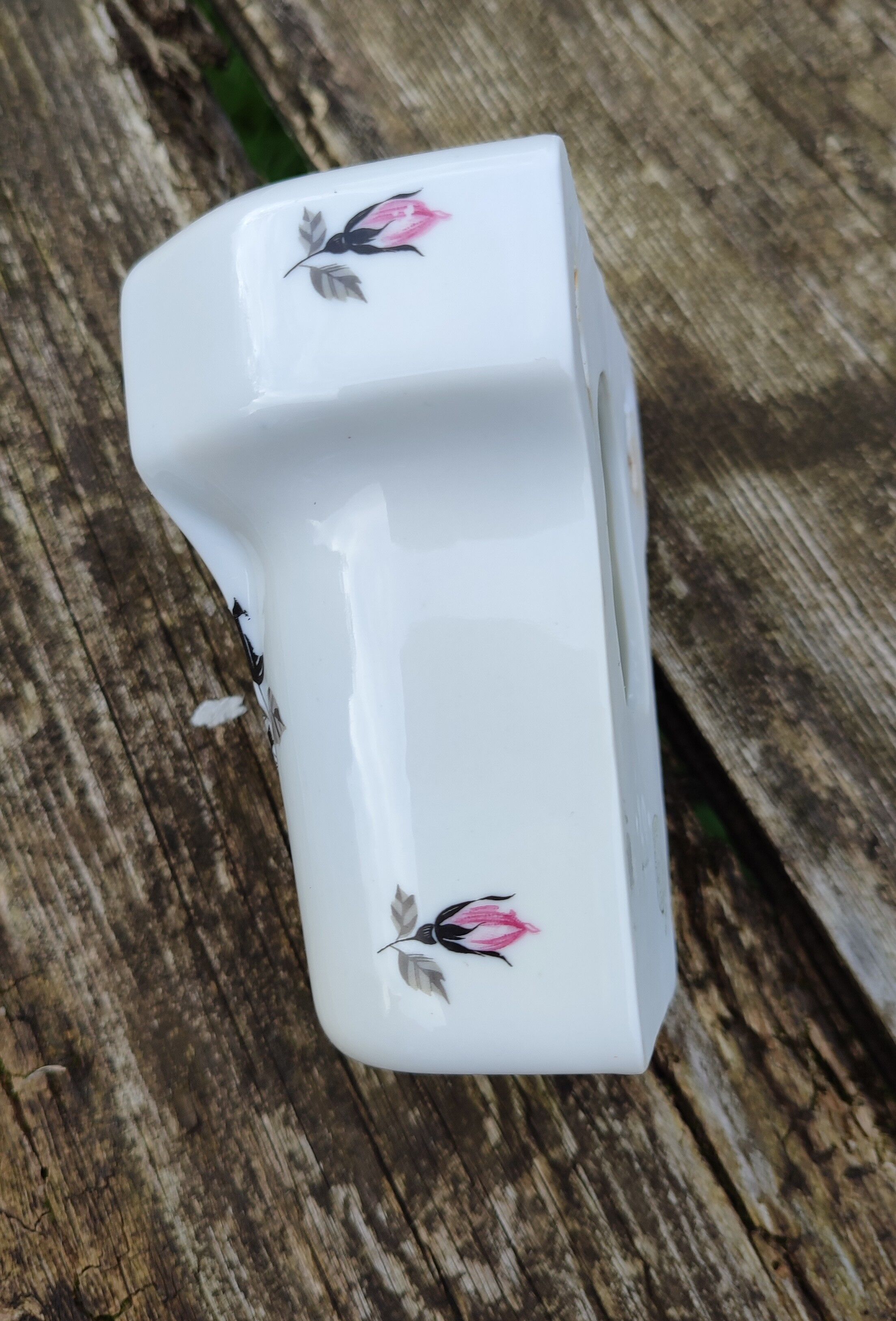 Vintage porcelain bathroom unit