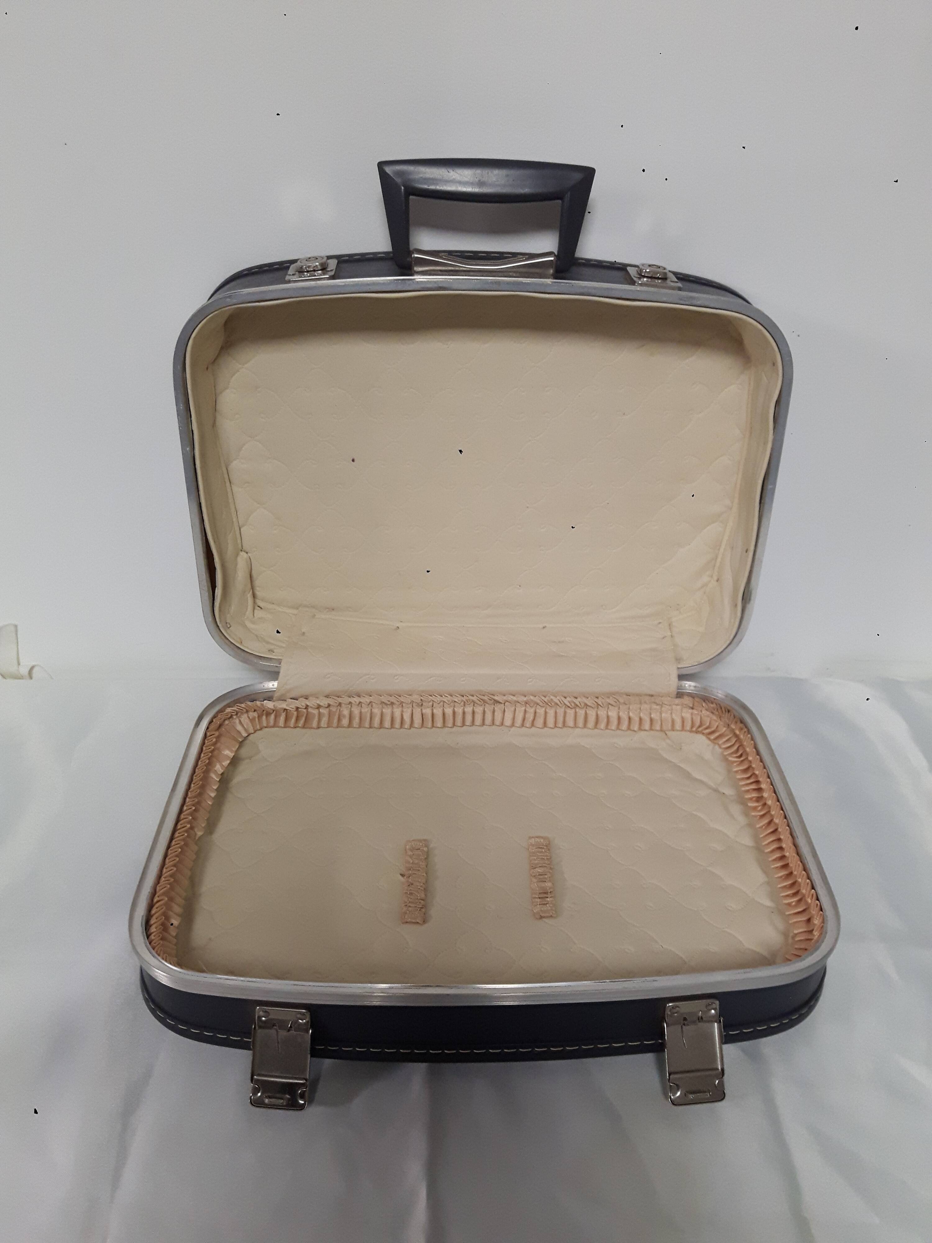 2 piece vintage air hostess set