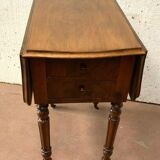 Table de chevet a battant en noyer XX siècle