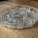 Plat en verre pressé