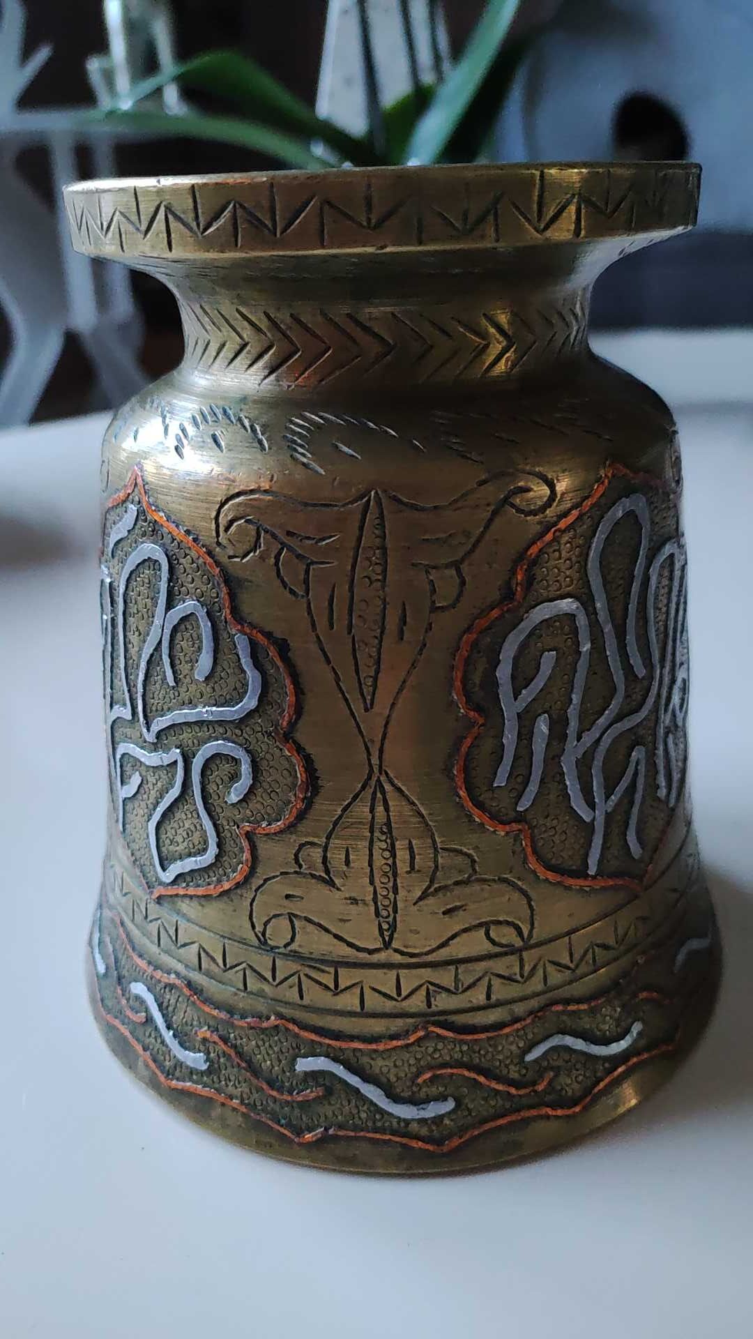 Mortier pilon d apothicaire islamique-arabe en bronze massif à patine doré