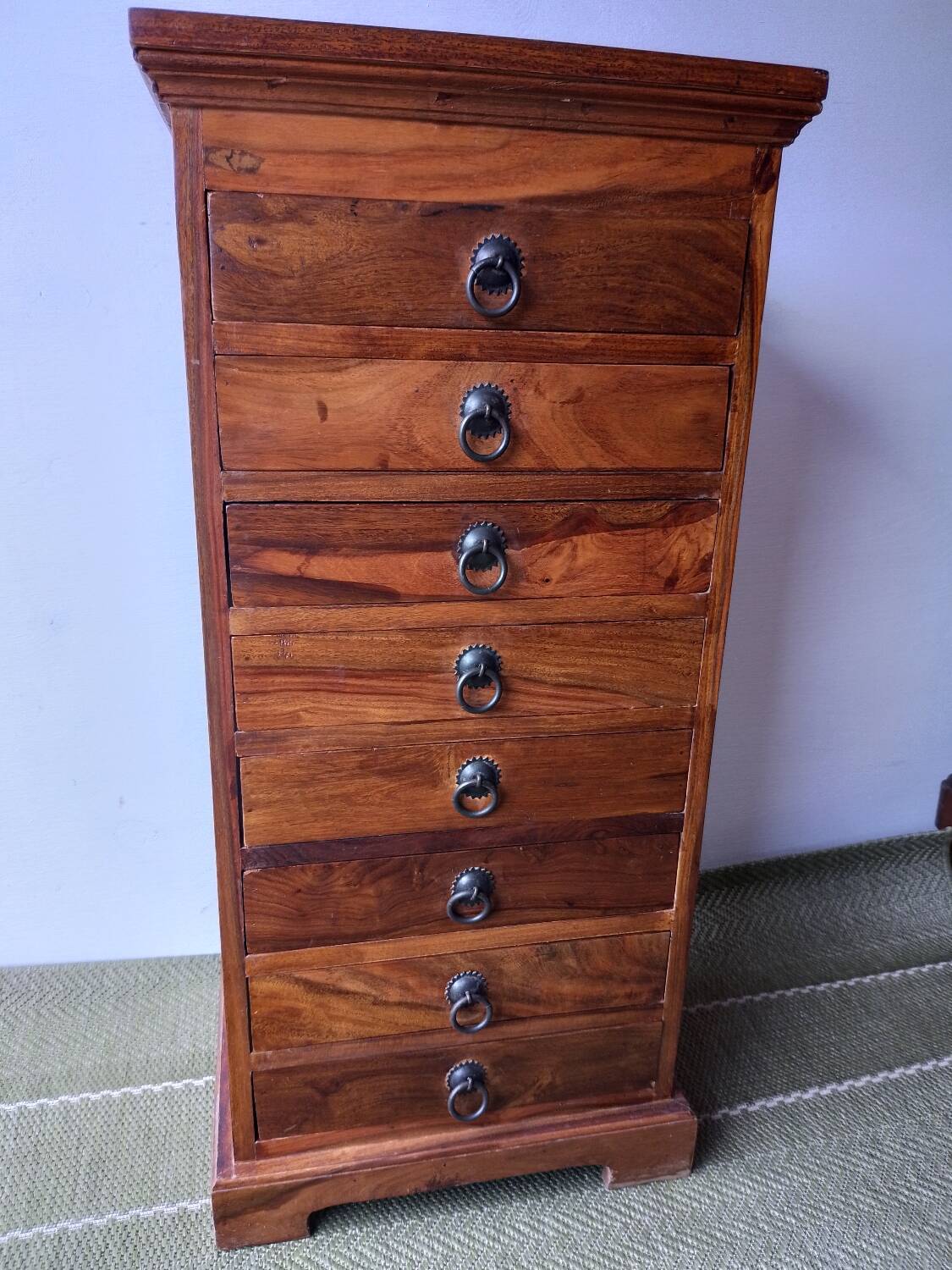 Mahogany wooden chiffonier