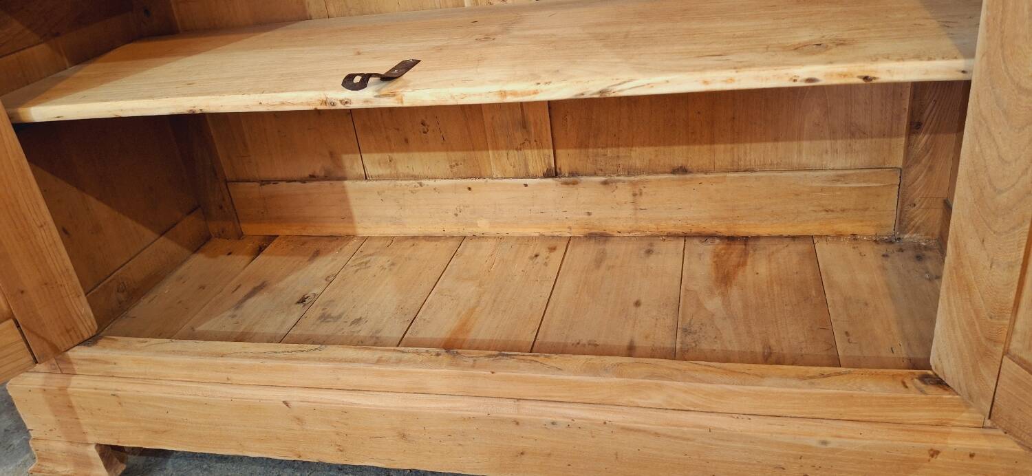 Old buffet