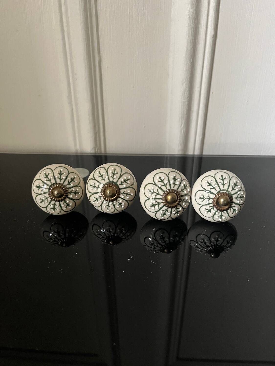 Ceramic furniture handle set