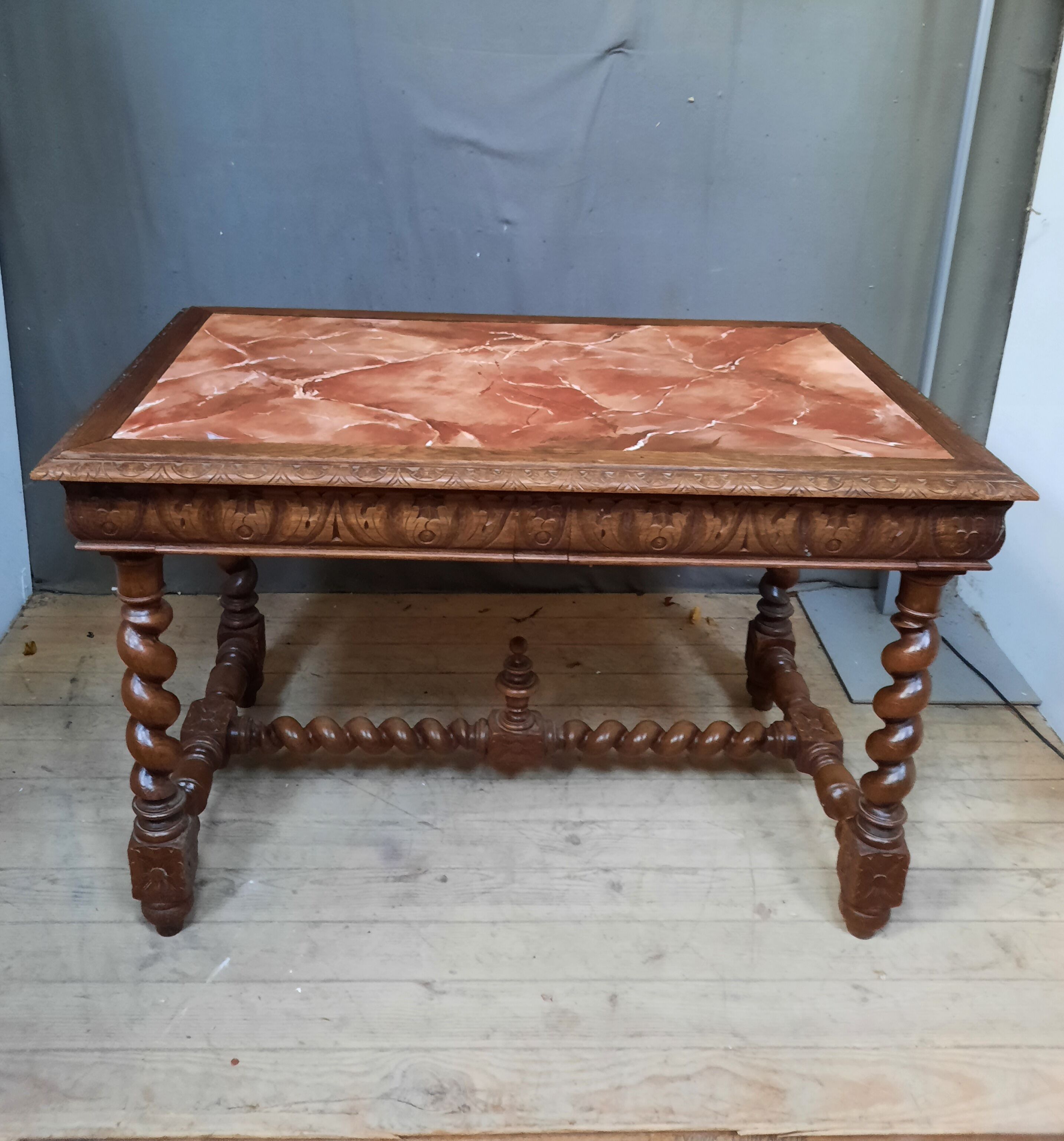 Table desk style Louis XIII