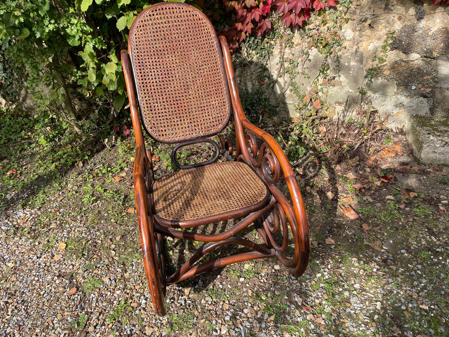 Thonet rocking-chair style