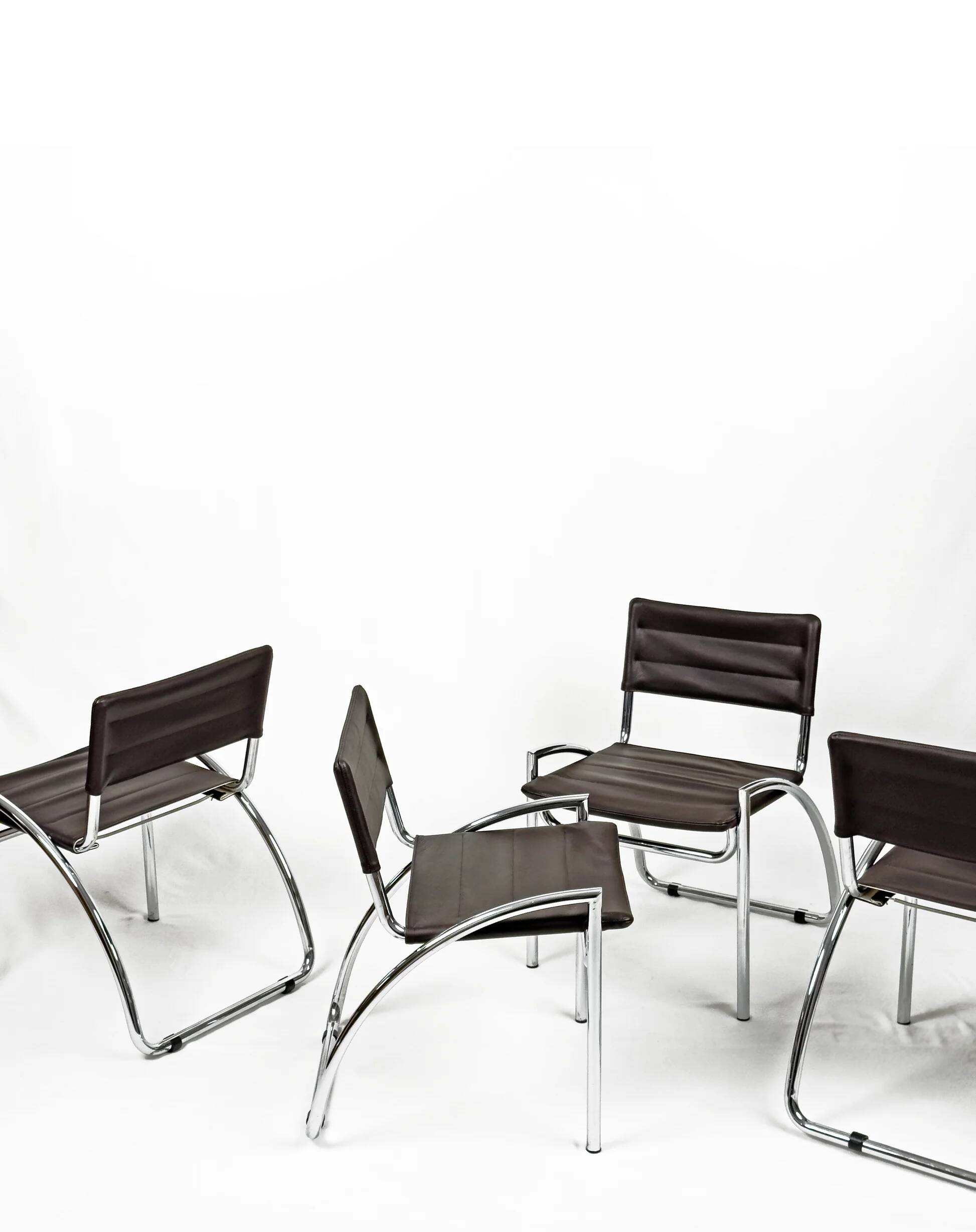 Ensemble de 4 chaises « Lira » de Gae Aulenti – années 1970