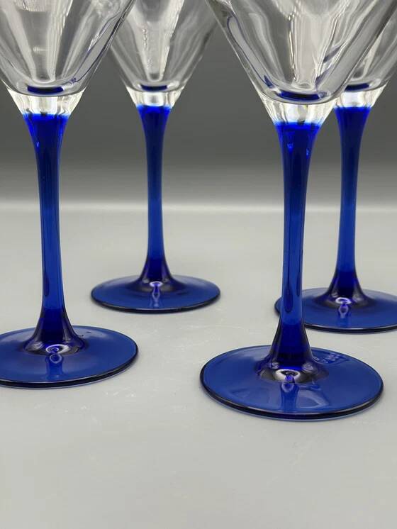 Set of 4 Luminarc cocktail glasses made in France