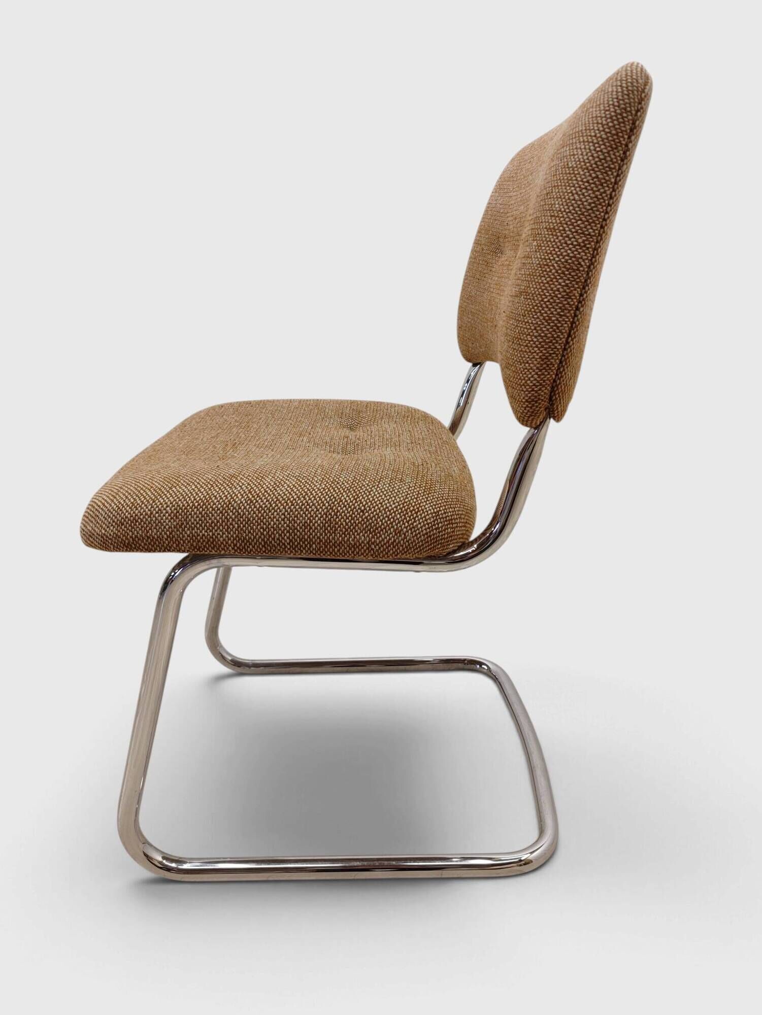Série de 4 chaises cantilever – Années 80