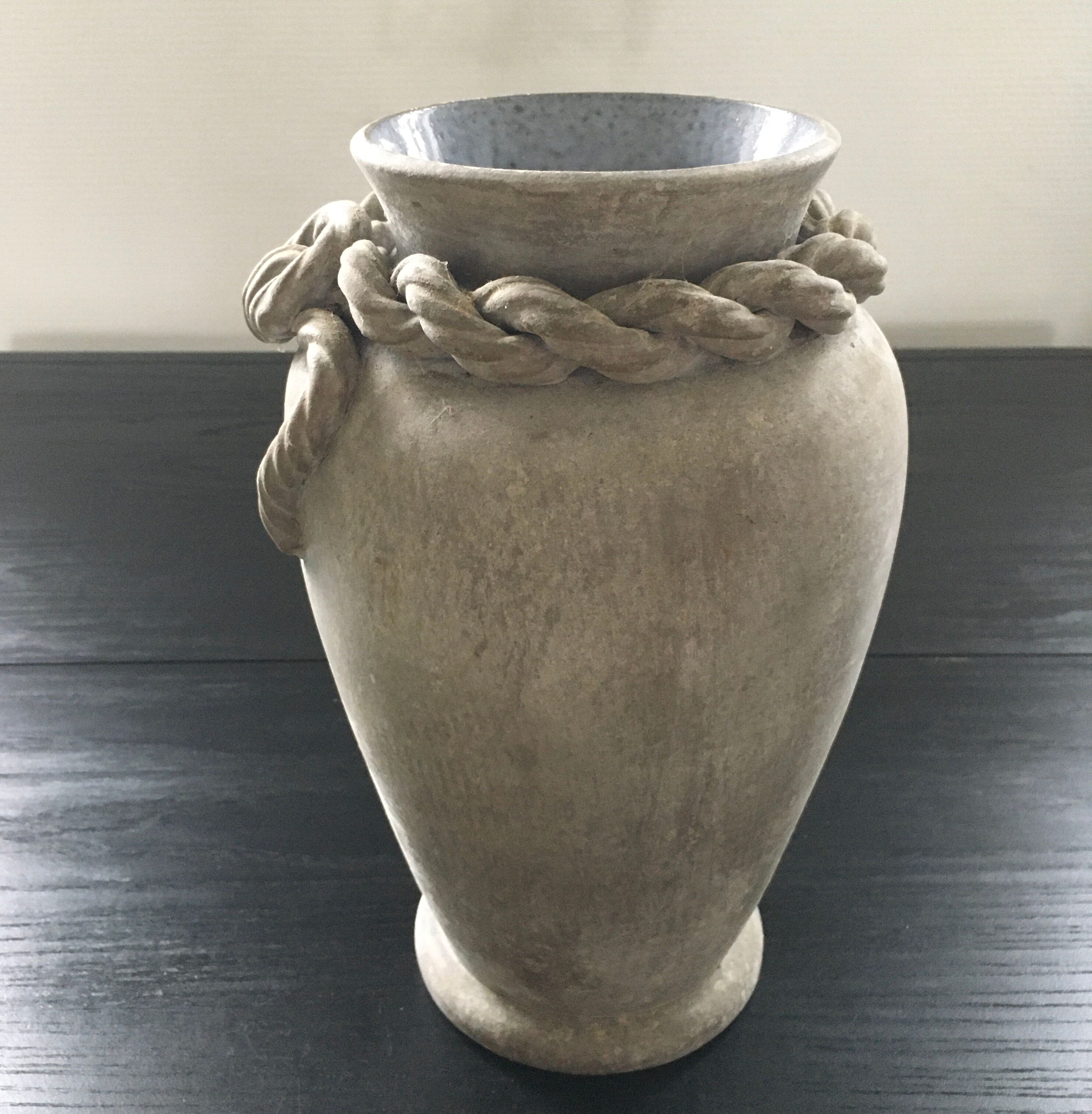Vase décor cordage en barbotine
