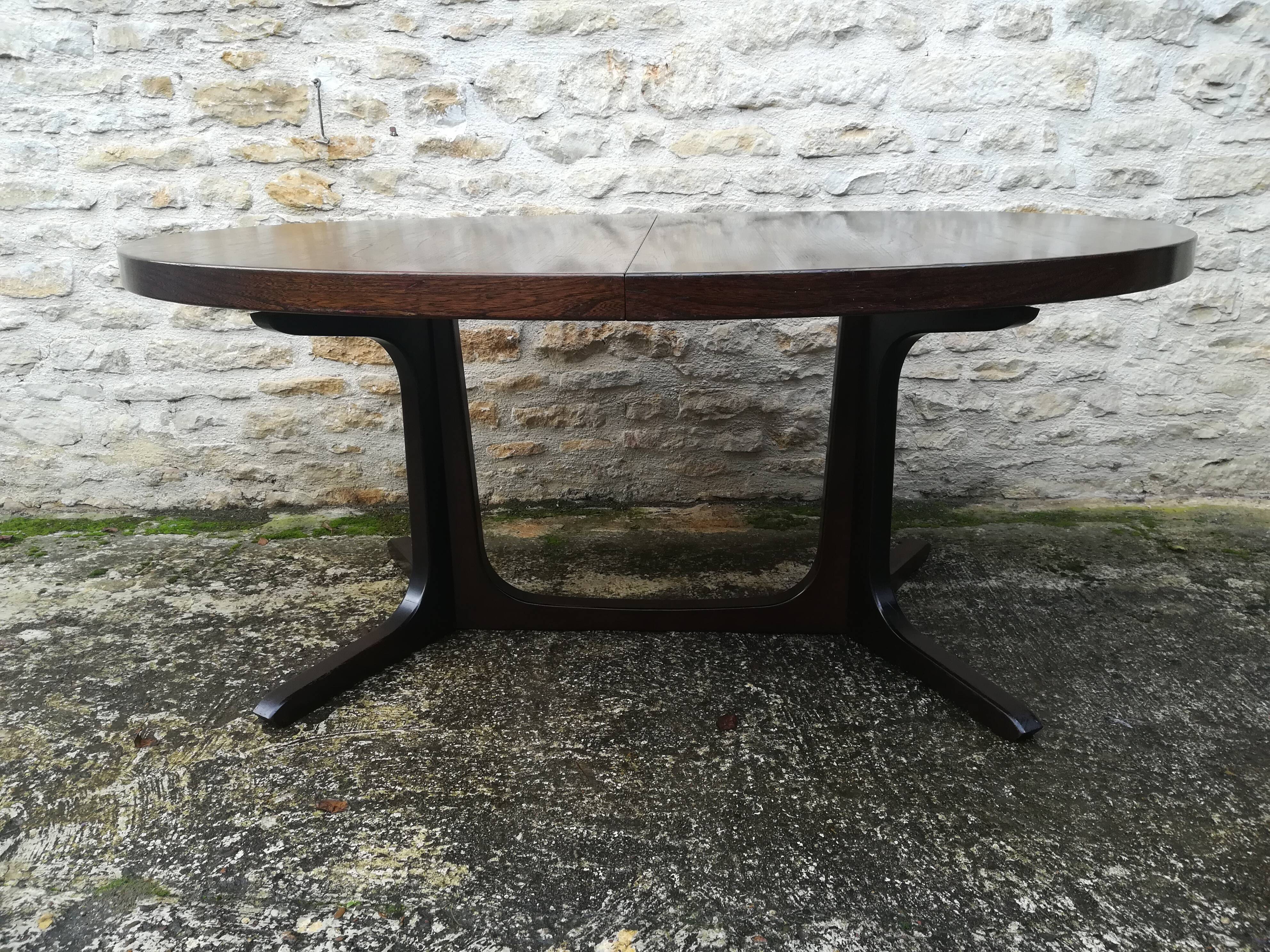 Scandinavian extendable table 2 extensions