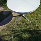 Vintage extendable round table