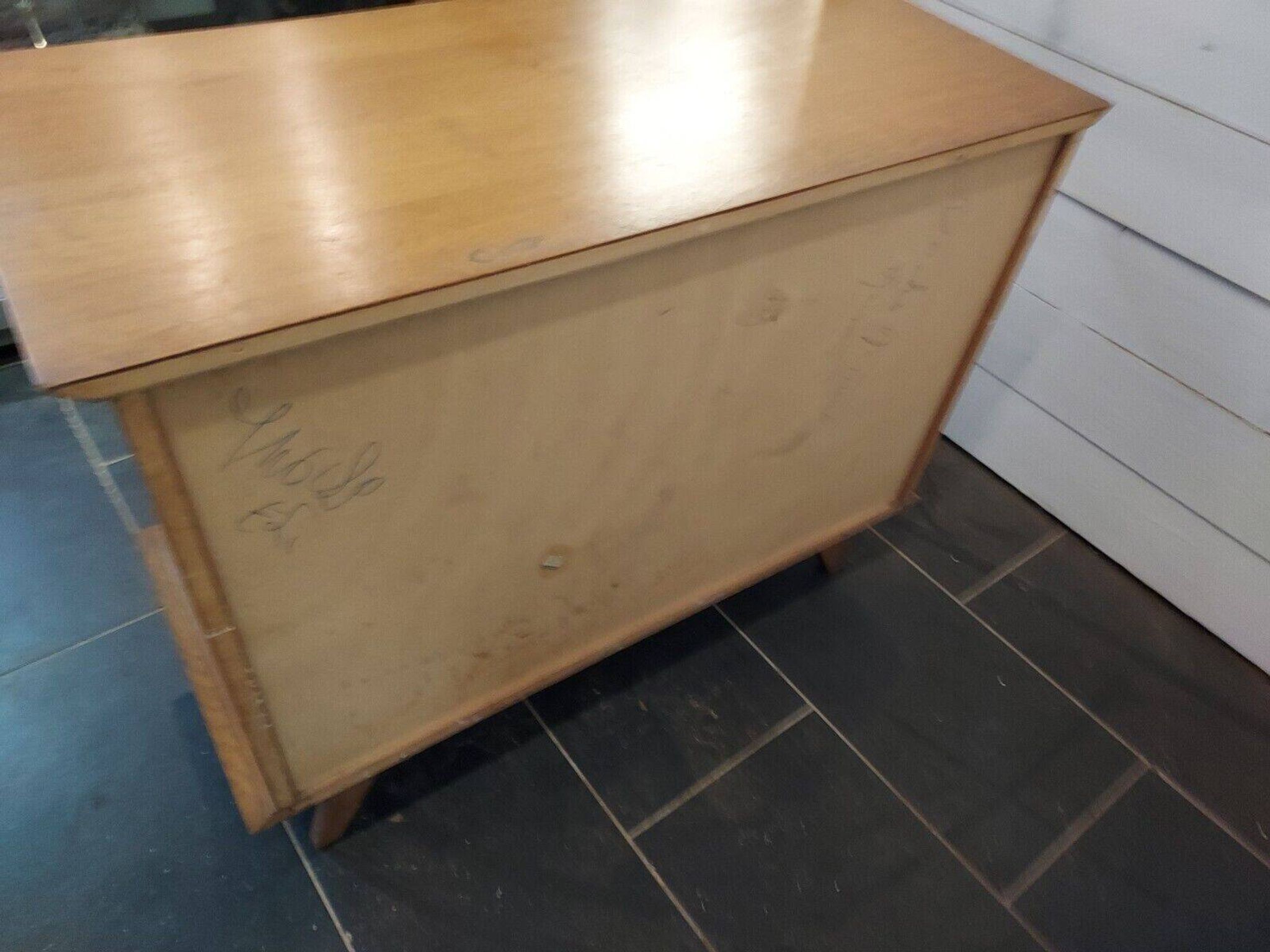 Vintage chest of drawers from the 70s in oak
