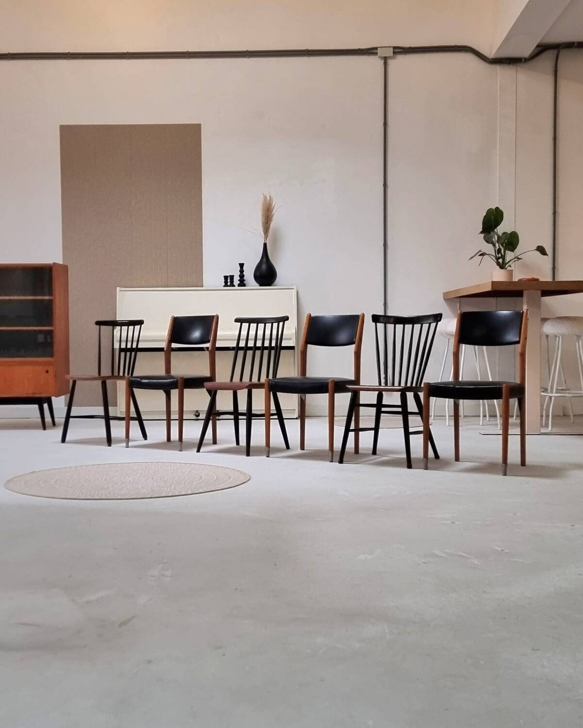 Chaises du milieu du siècle