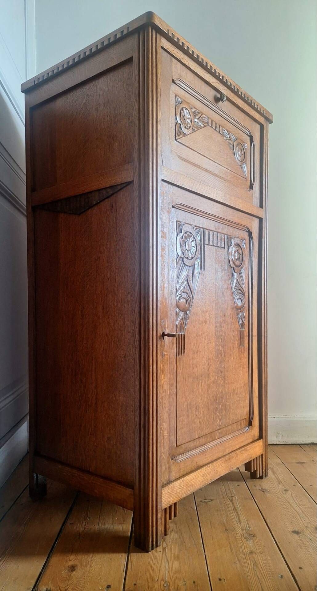 Large Art Deco music cabinet, antique bar, vintage console.