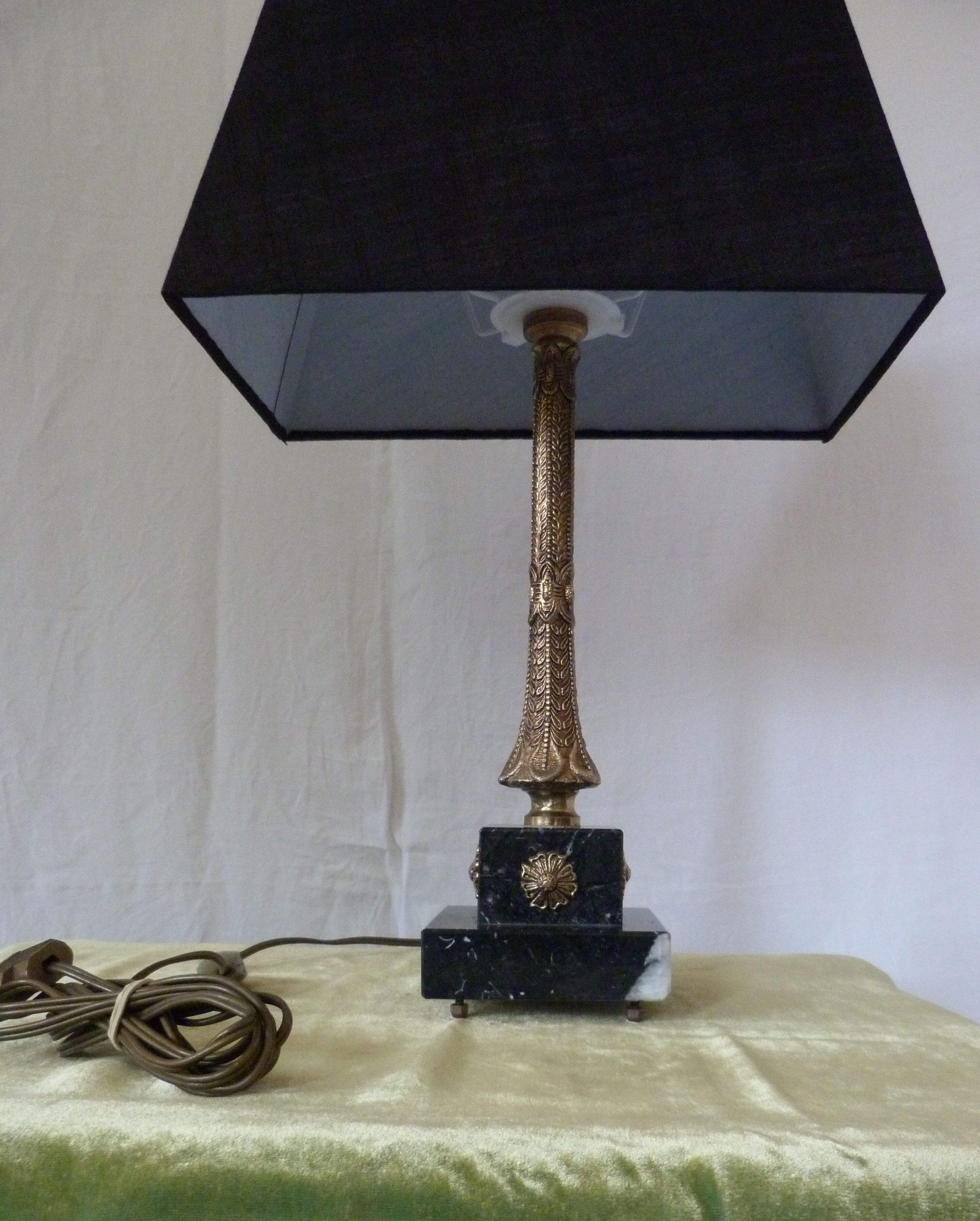 Empire lamp