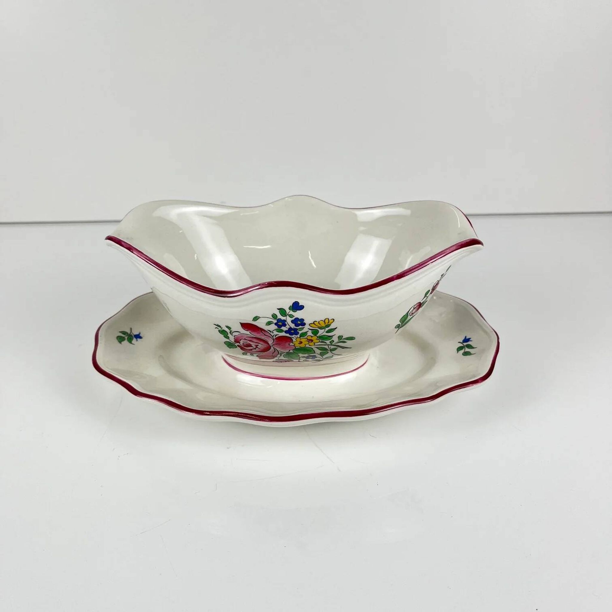 Saucière KG Lunéville, modèle "Réverbère", motif rose