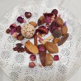 Patterned metal tray