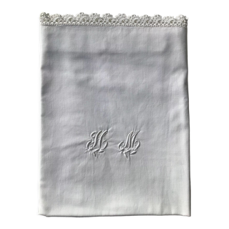 Taie d’oreiller monogramme HM bord crocheté original