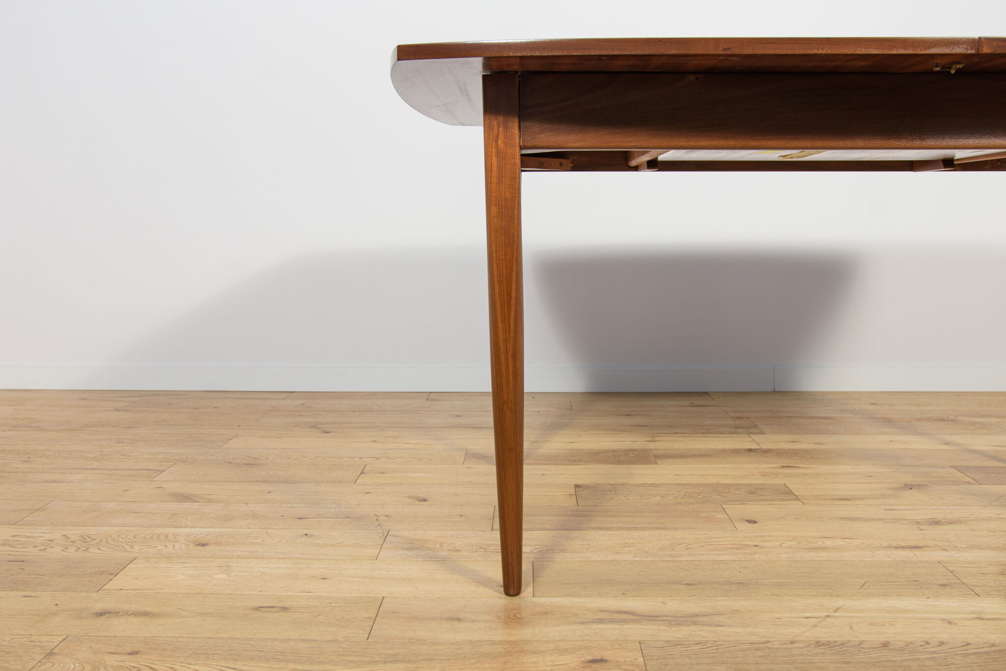 Mid-century teak extendable dining table, United Kingdom, 1960s