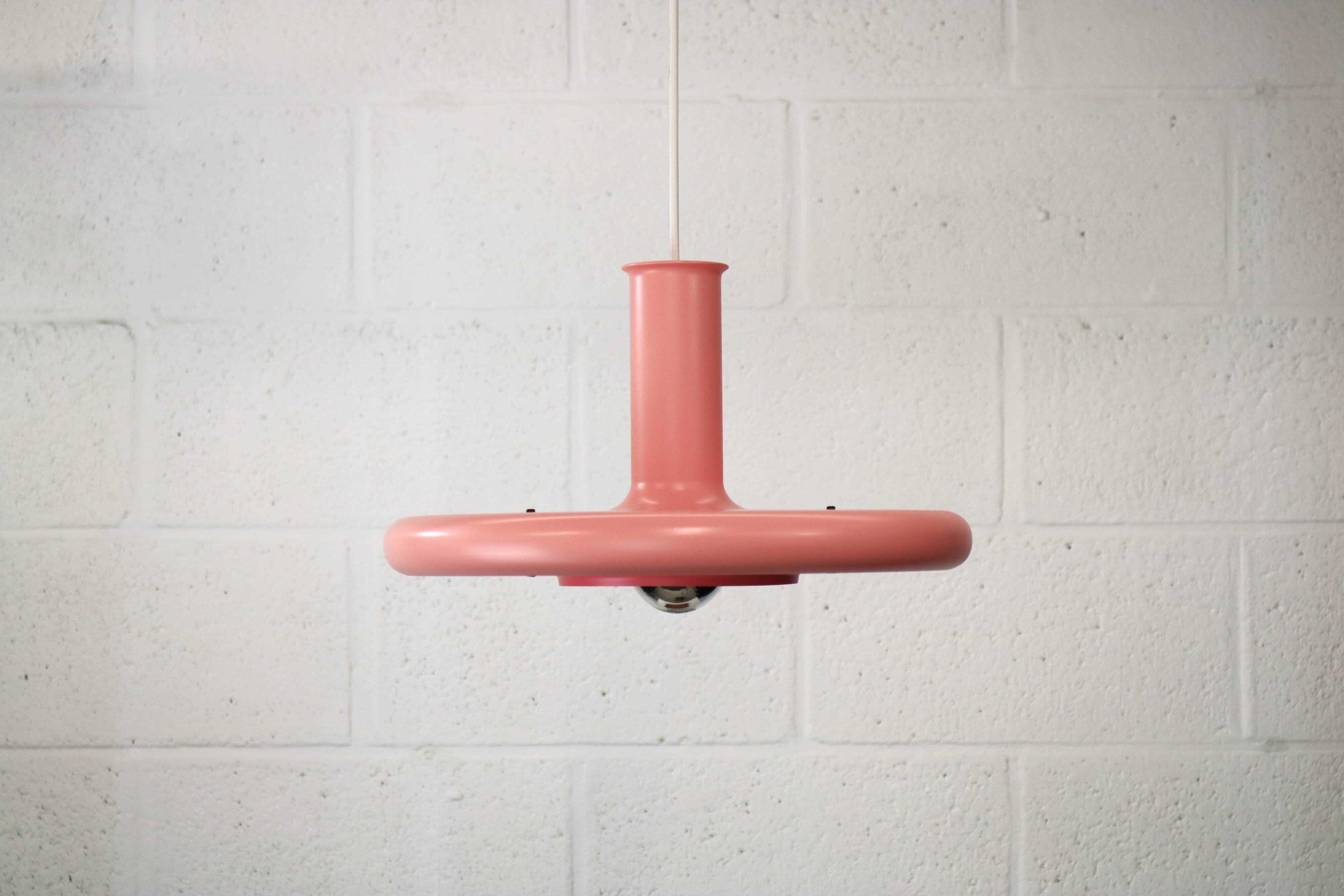 Amazing Fog & Morup 35 cm hanglamp - model Optima in pink color - designed