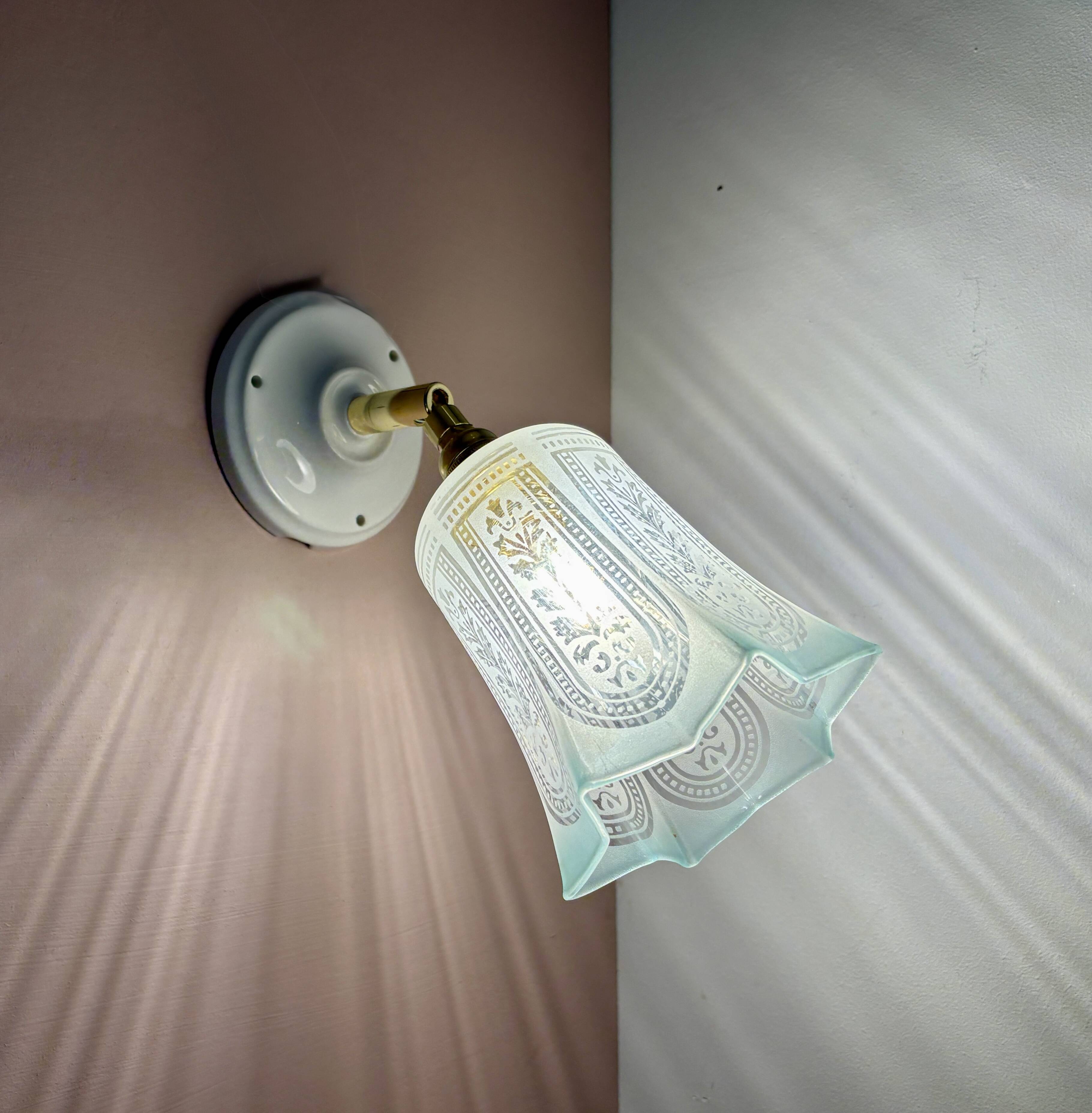 Vintage tulip wall lamp in white and blue frosted glass