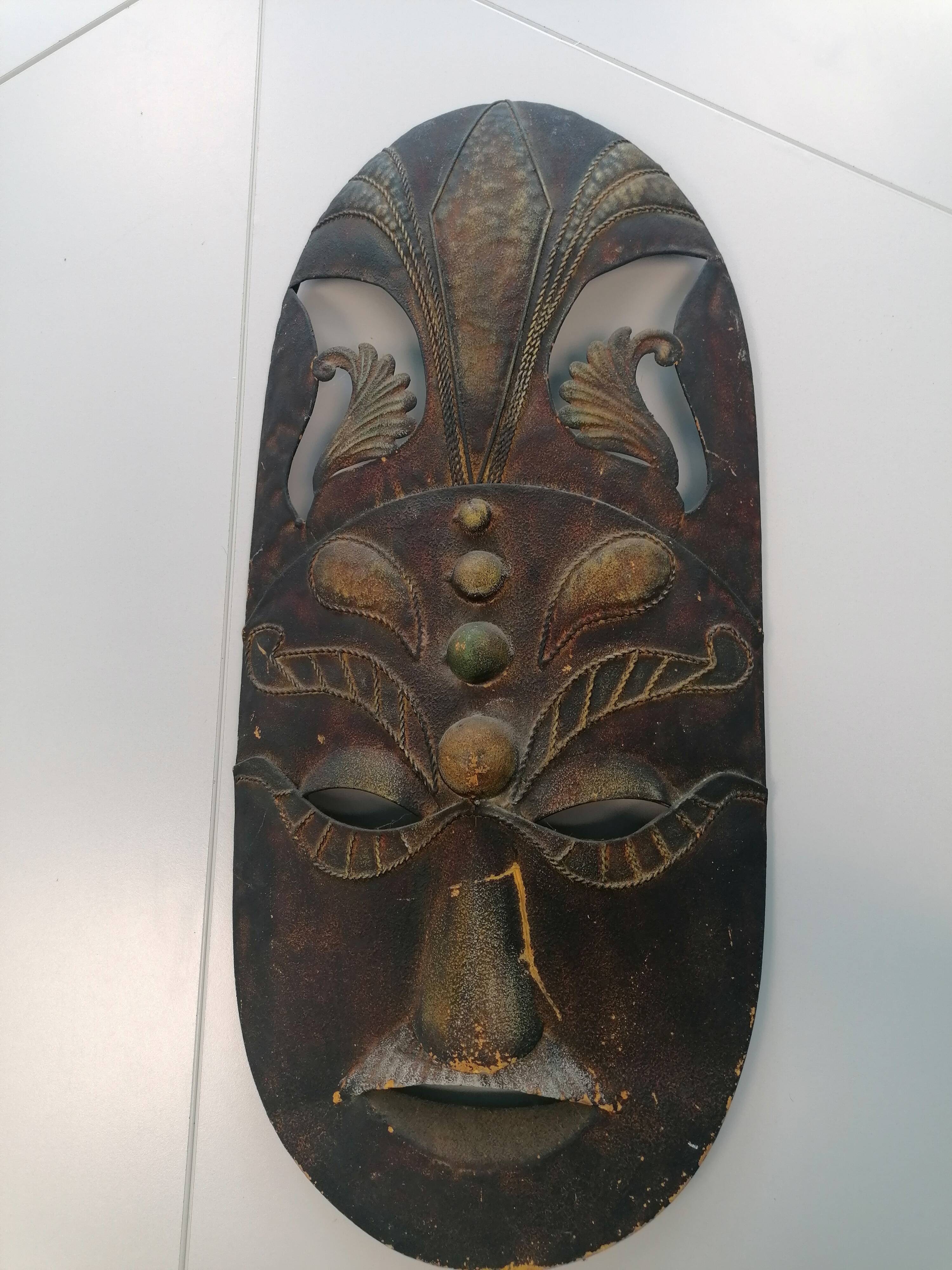 Decorative sculpted metal wall mask – 70 cm × 33 cm