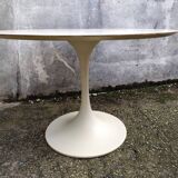 Vintage tulip foot table