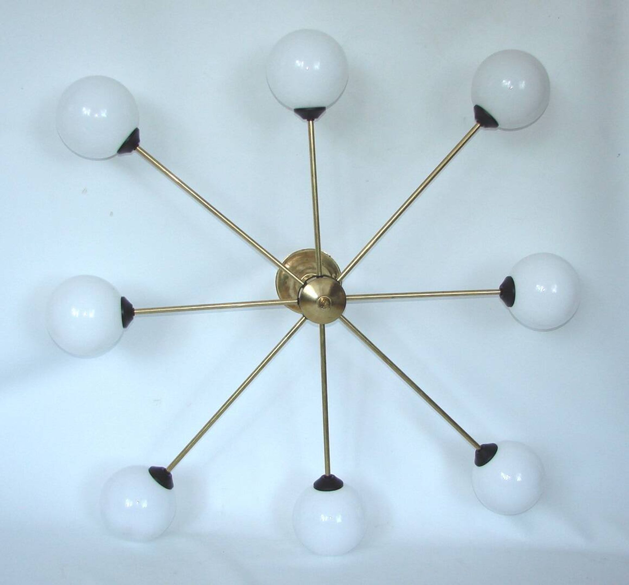 Stilnovo 1960s-style chandelier | Brass, metal and glass | 8x E14 | Vintage