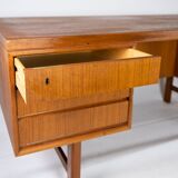 Desk in teak of danish design from the 1960s