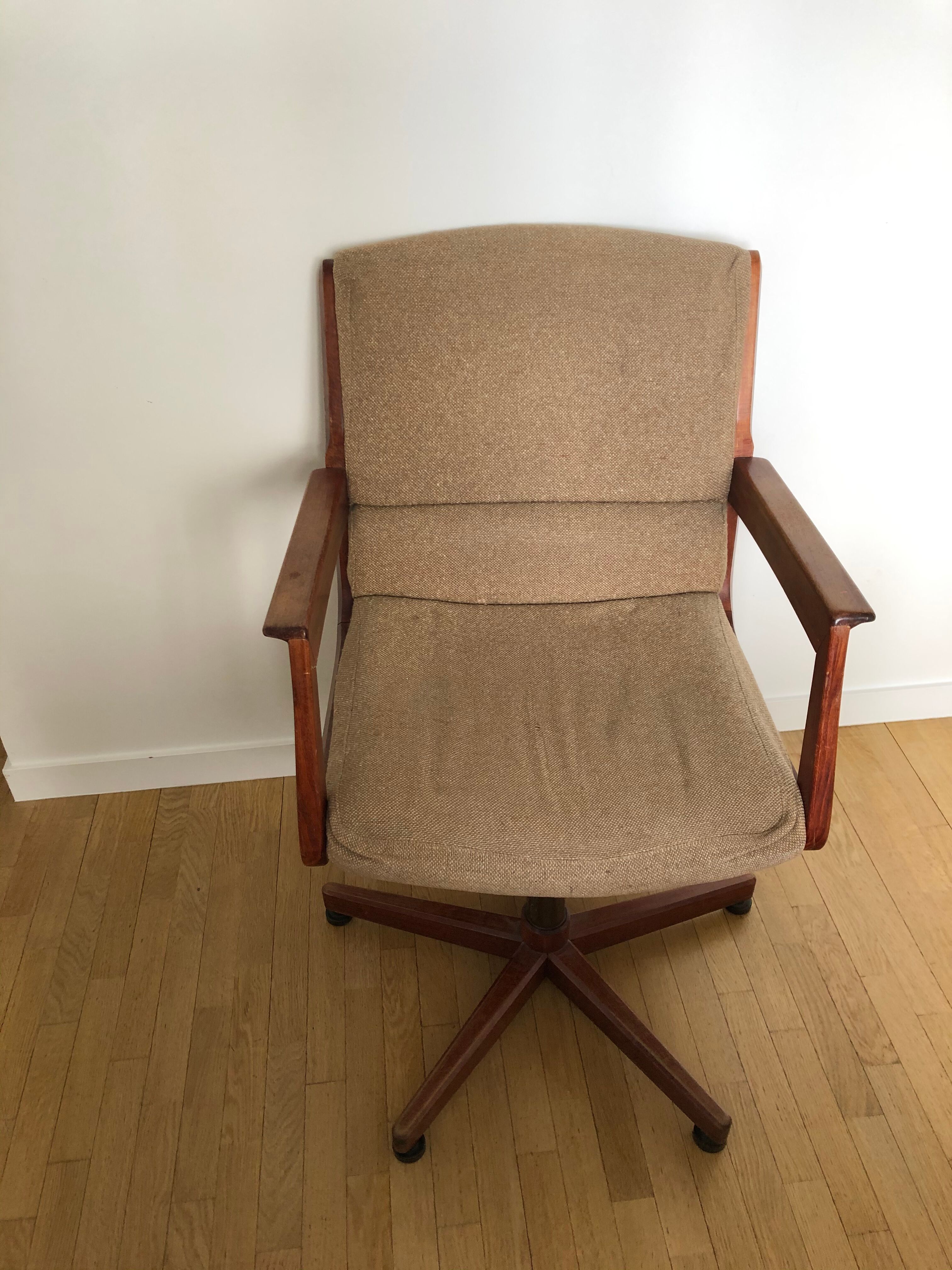 Scandinavian office chair