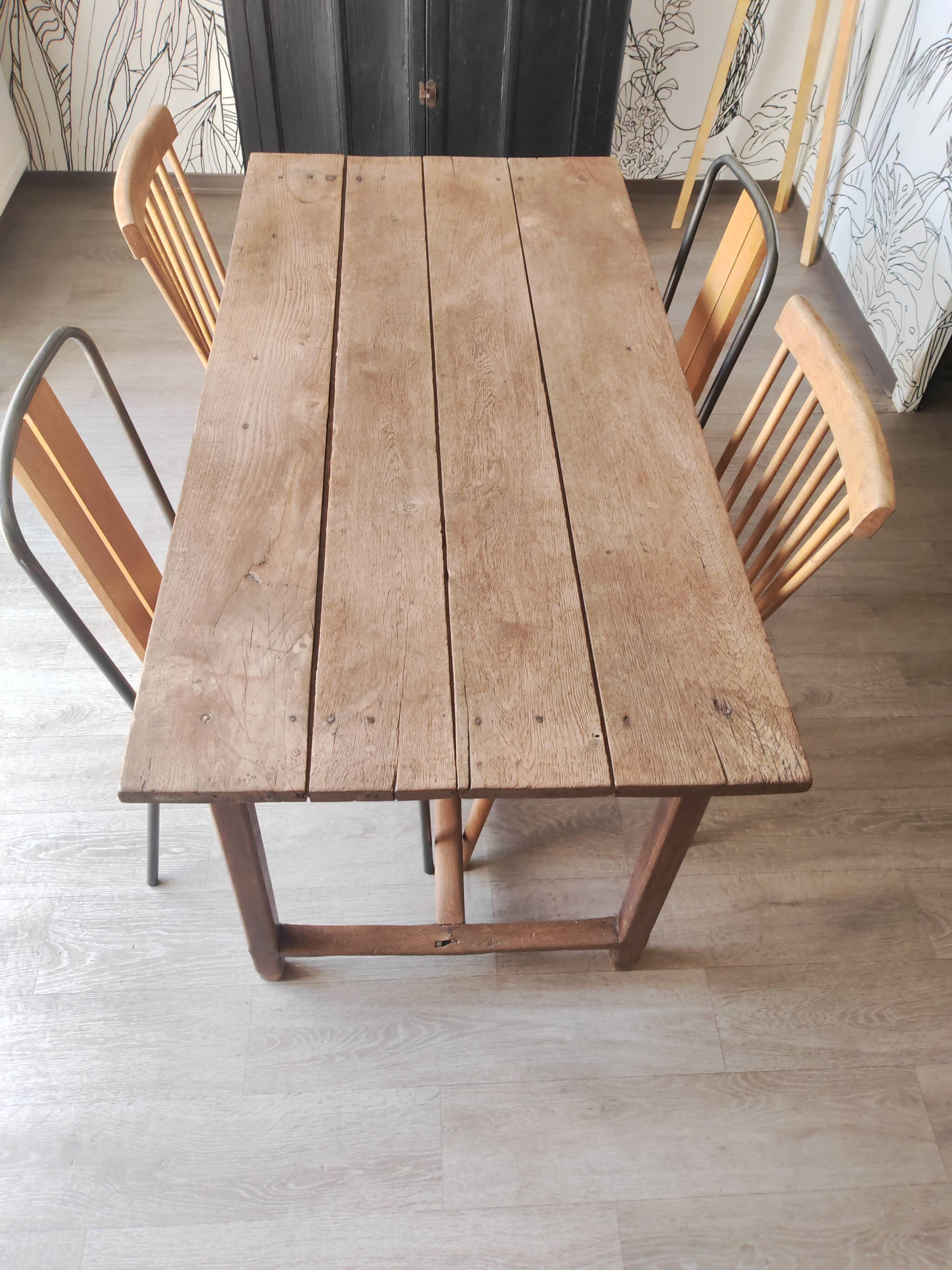 Farm table