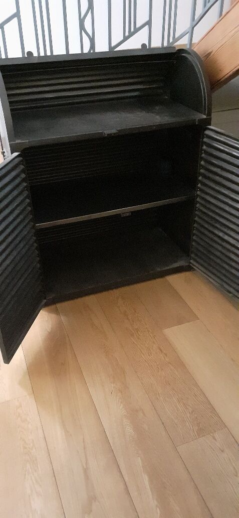 Industrial storage cabinet