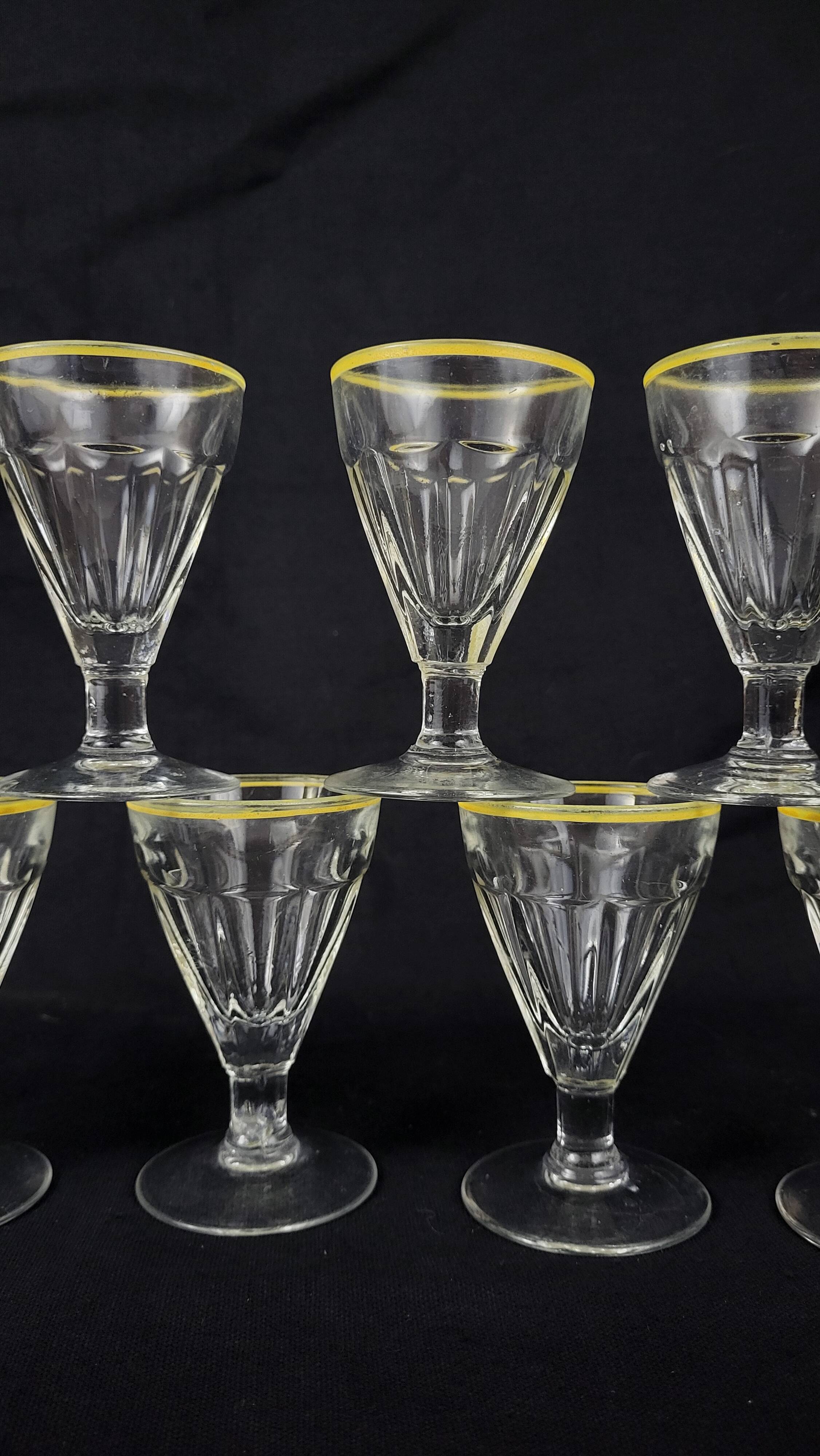 Set of 9 wine glasses cooked bistro counter 1950s