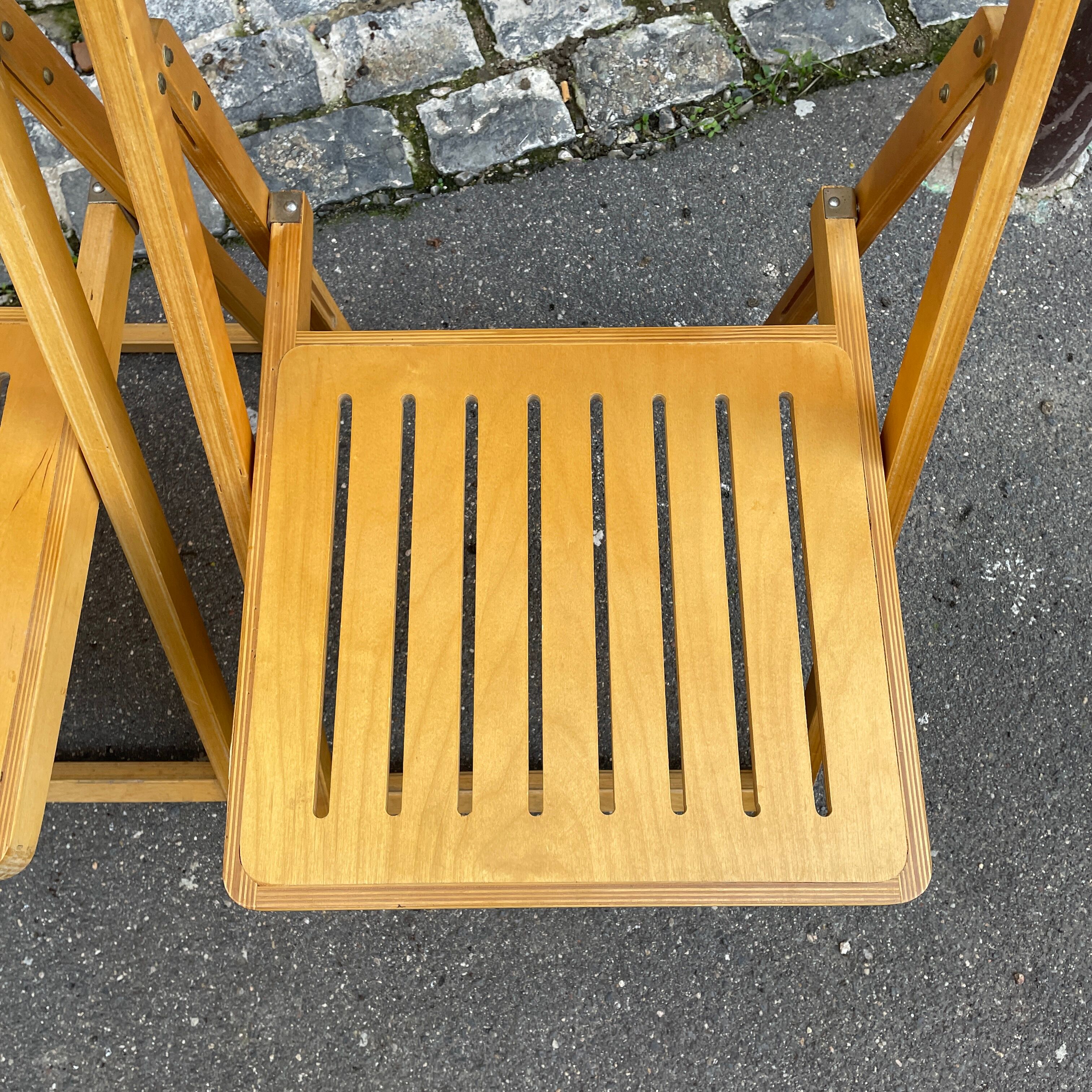 Lot 3 folding chairs vintage wood design