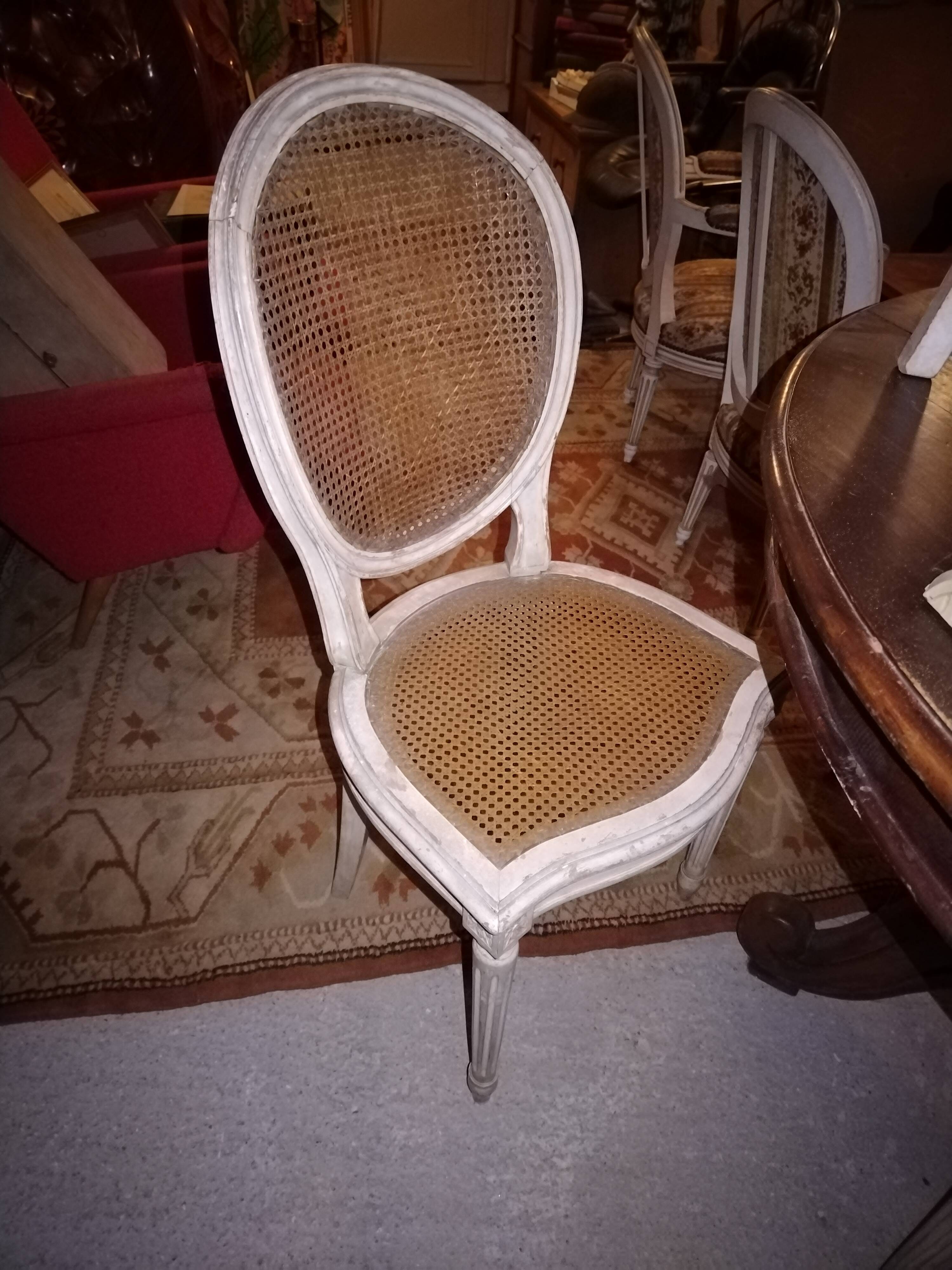 Lot Louis XV medallion chairs canned