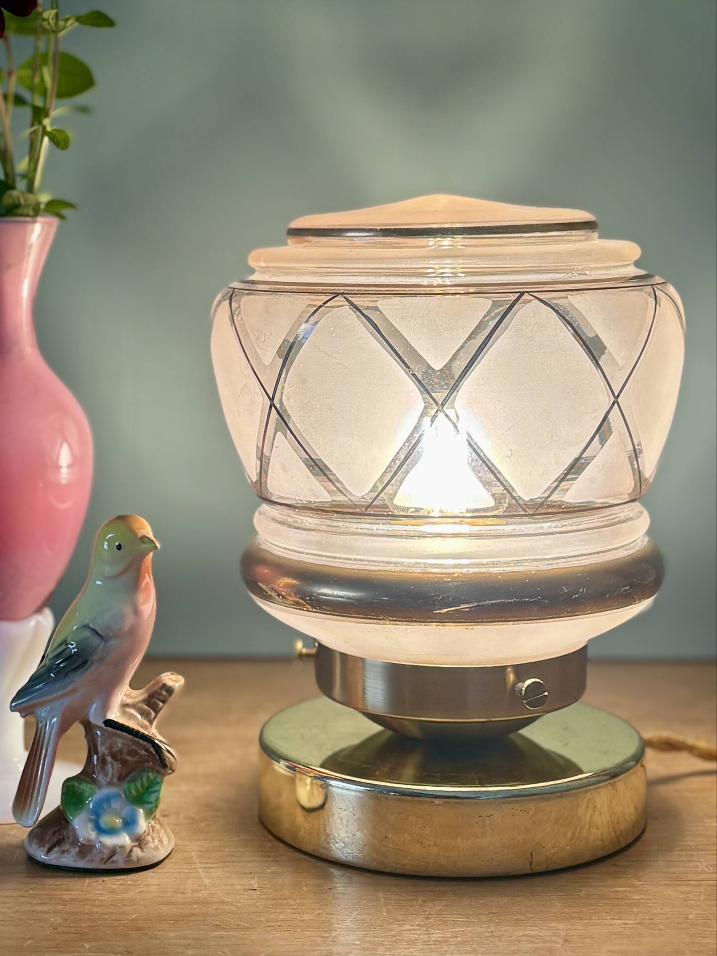 Vintage Art Deco pink and gold glass globe table lamp