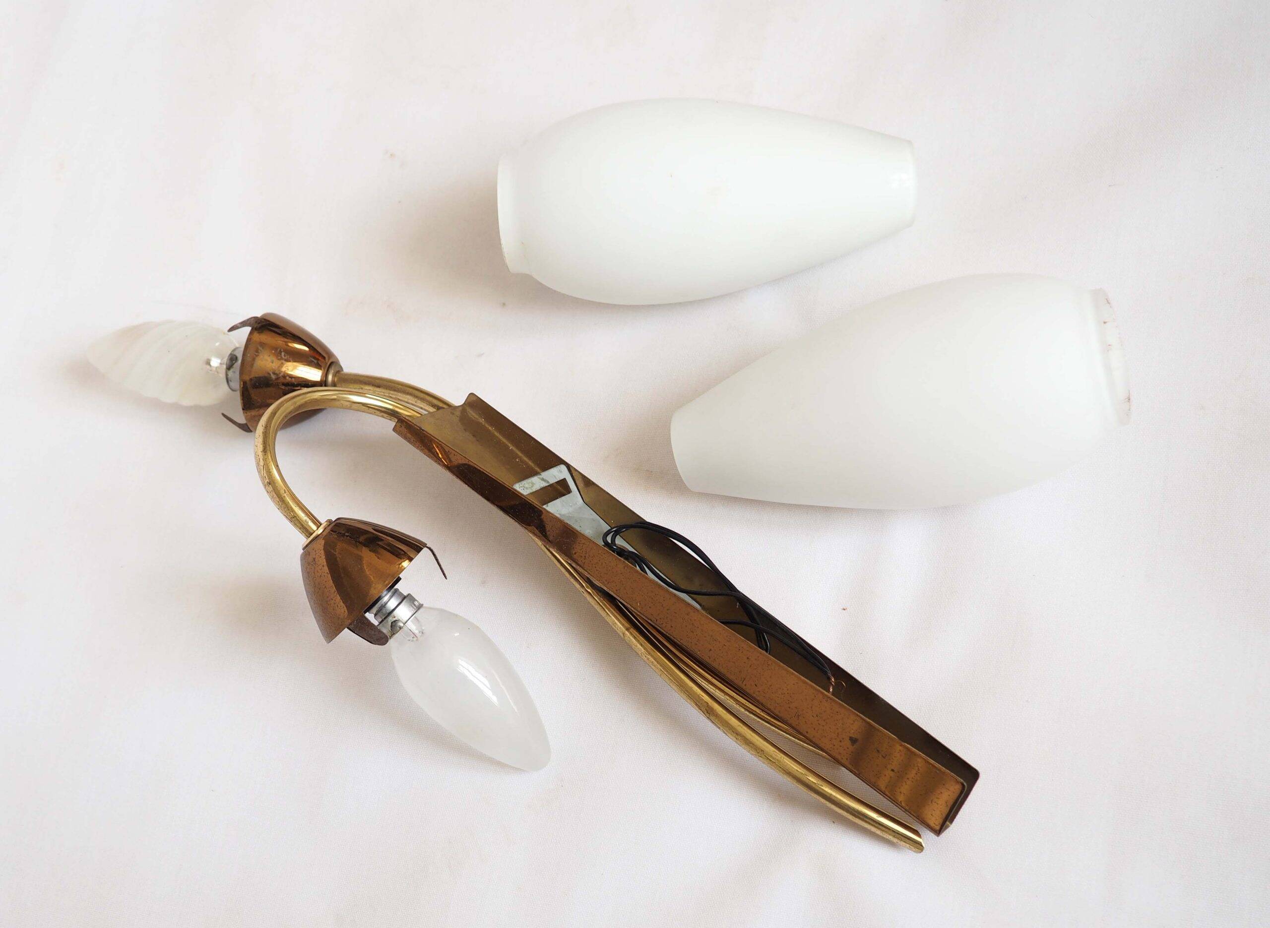 Double opaline flute wall light