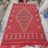 Hand-woven red margoum carpet