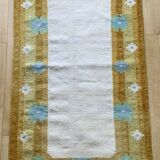 Tapis en laine suédoise tissé à plat Kilim Rölakan signé Ae années 1960