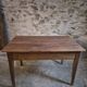 Table à manger française ancienne en merisier avec deux tiroirs, vers 1880–1920