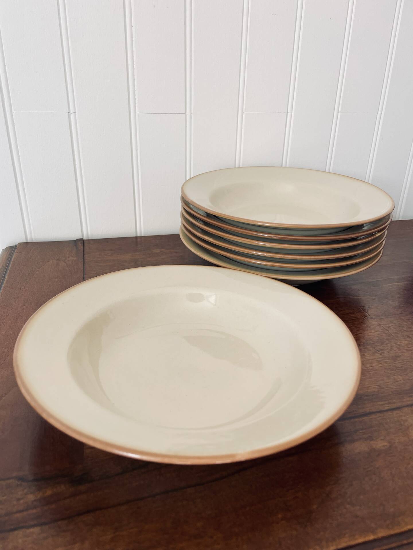 Lot de 7 assiettes en grès beige Tulowice Poland