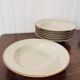 Lot de 7 assiettes en grès beige Tulowice Poland