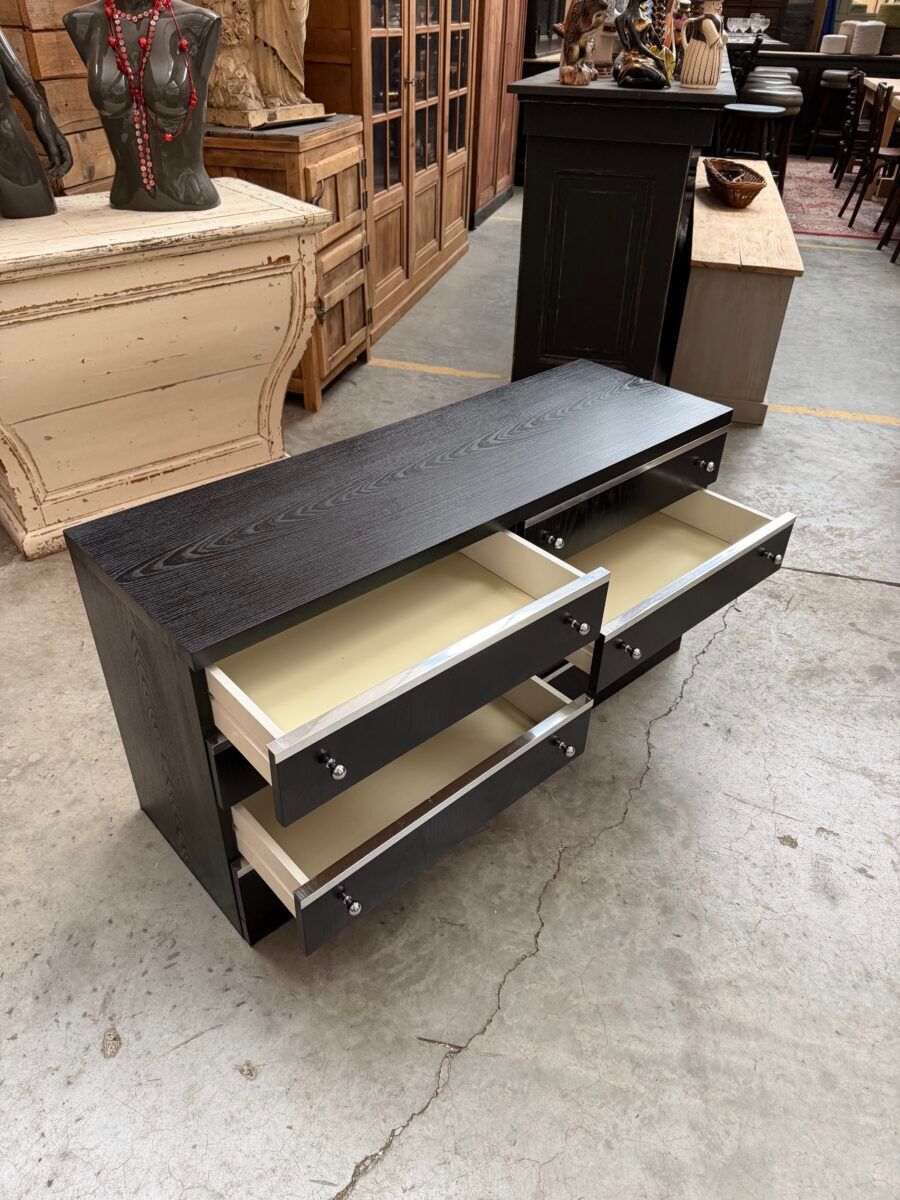 Storage unit with 8 drawers