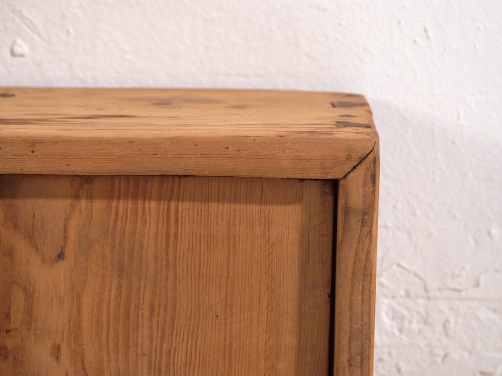 Old pine wood buffet – China, circa 1930